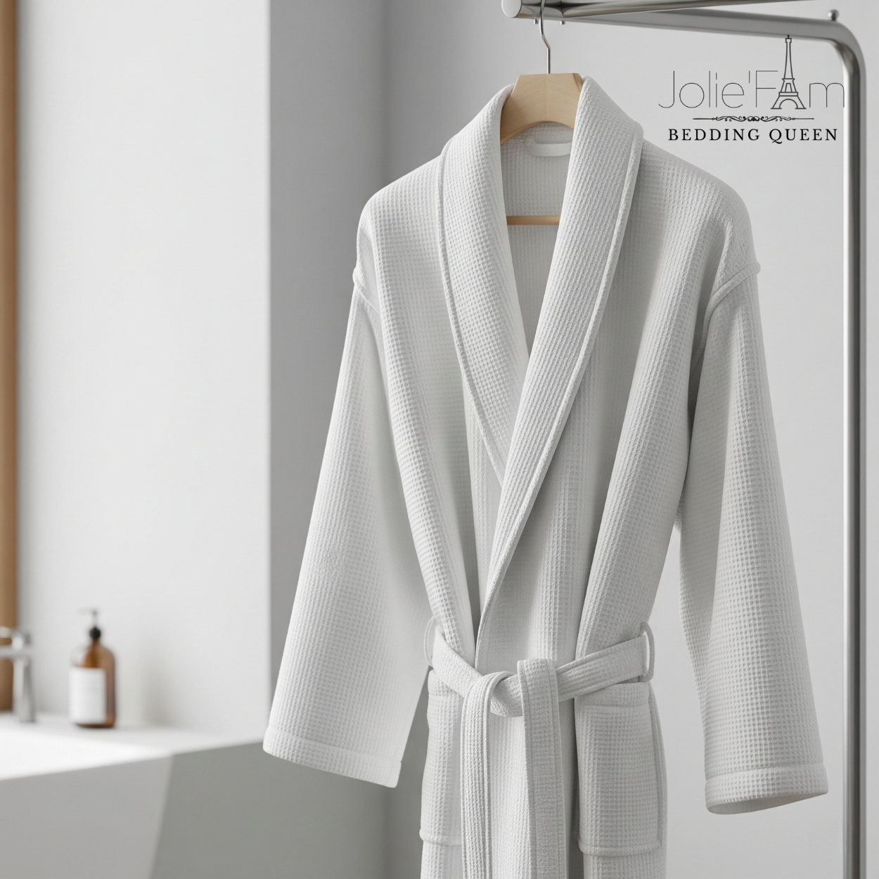 Áo choàng tắm kiểu Kimono là một trong những thiết kế phổ biến và được ưa chuộng nhất trong các khách sạn