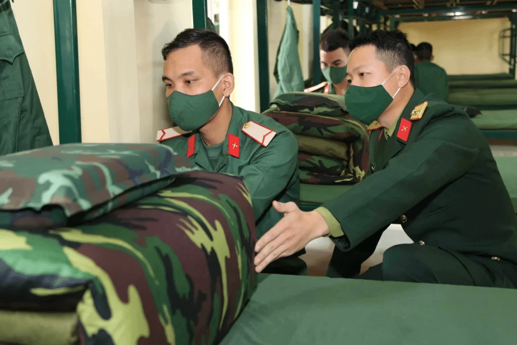 Hướng Dẫn Cách Gấp Chăn Quân Đội đúng cách, nhanh và dễ hiểu 16 gap-chan-quan-doi