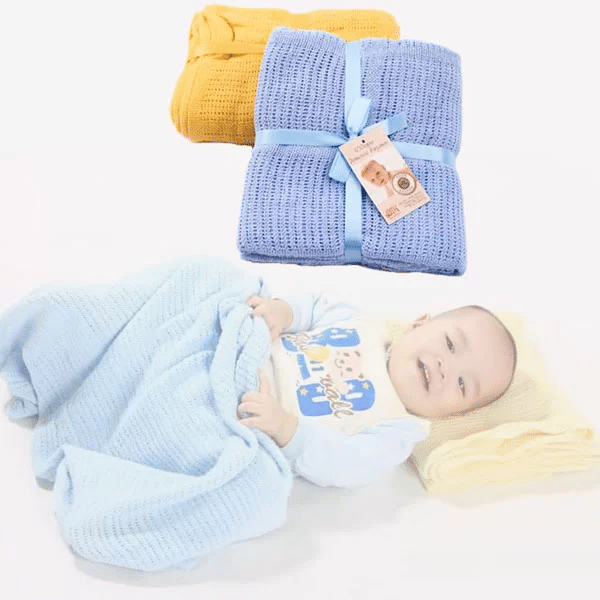 Mùa hè có nên đắp chăn cho bé sơ sinh? Lợi ích và rủi ro 28 mua-he-co-nen-dap-chan-cho-tre-so-sinh