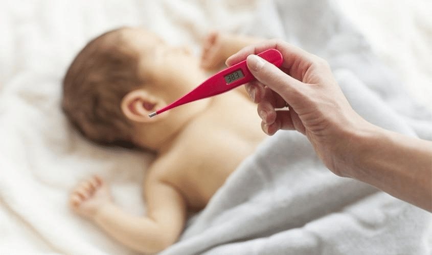Mùa hè có nên đắp chăn cho bé sơ sinh? Lợi ích và rủi ro 19 mua-he-co-nen-dap-chan-cho-tre-so-sinh