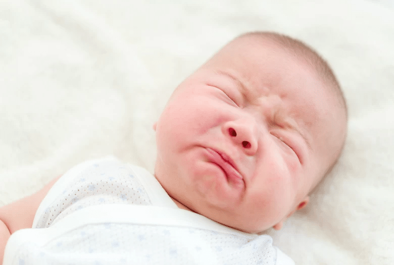 Mùa hè có nên đắp chăn cho bé sơ sinh? Lợi ích và rủi ro 21 mua-he-co-nen-dap-chan-cho-tre-so-sinh