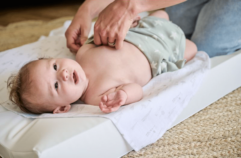 Mùa hè có nên đắp chăn cho bé sơ sinh? Lợi ích và rủi ro 22 mua-he-co-nen-dap-chan-cho-tre-so-sinh