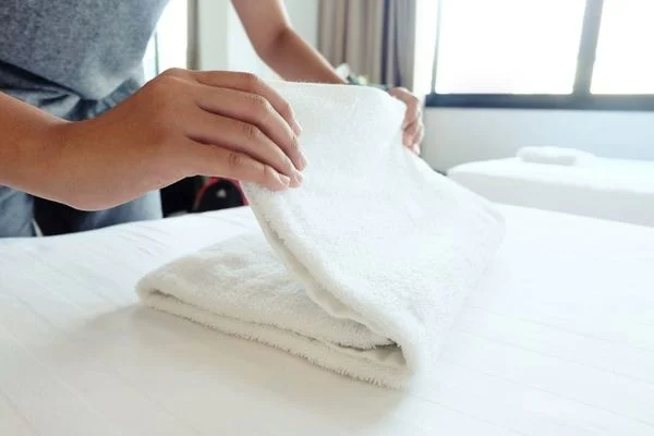 5 Cách Gấp Khăn Tắm Khách Sạn 16 cach-gap-khan-tam